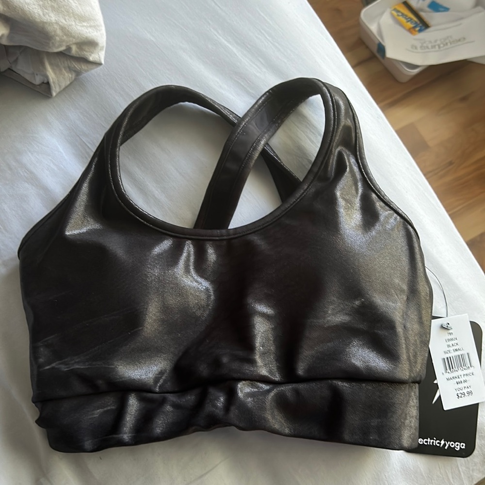 Electric Yoga sports bra NWT in pearlized black color